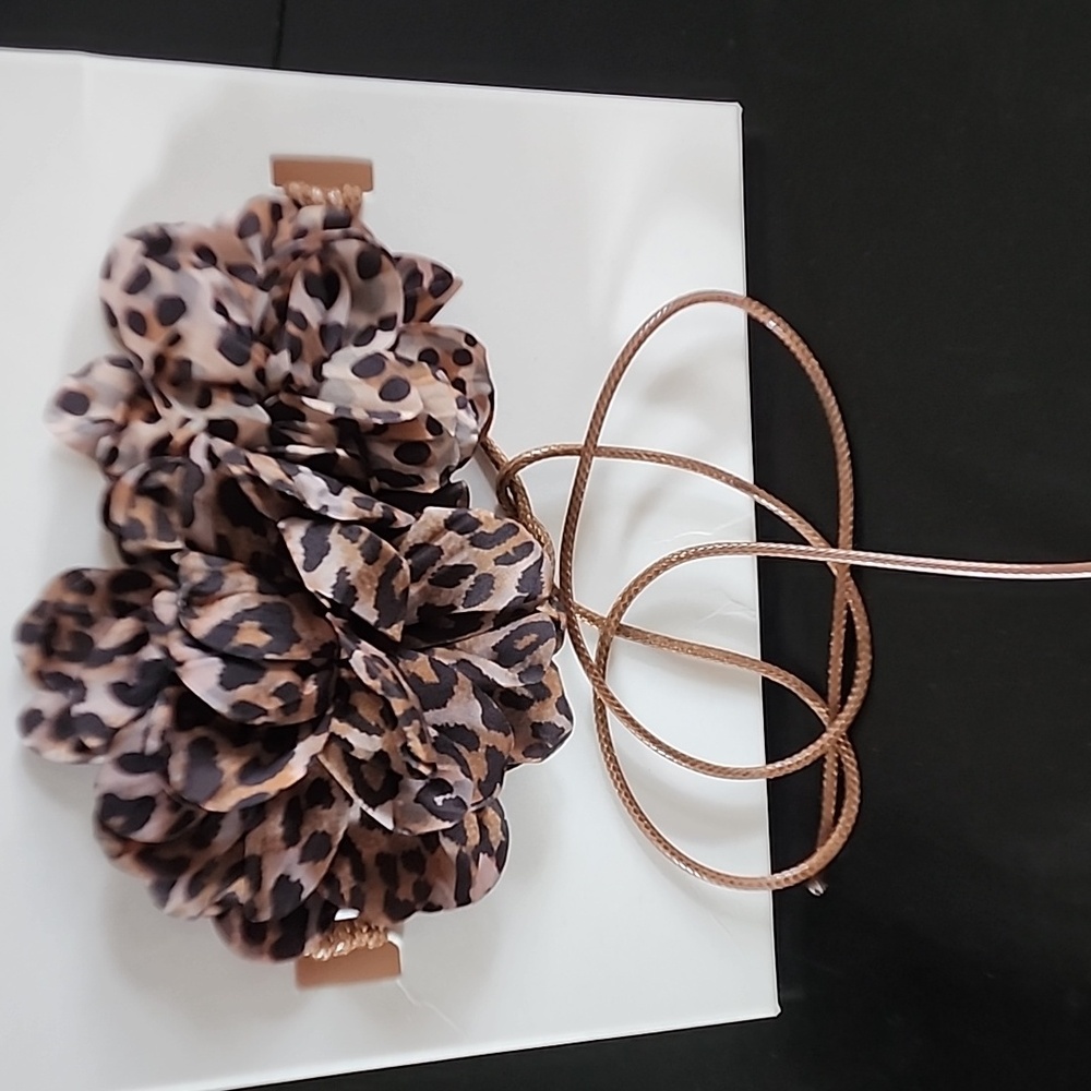 ZARA Double Flower Animal Print Necklace - Picture 9 of 16